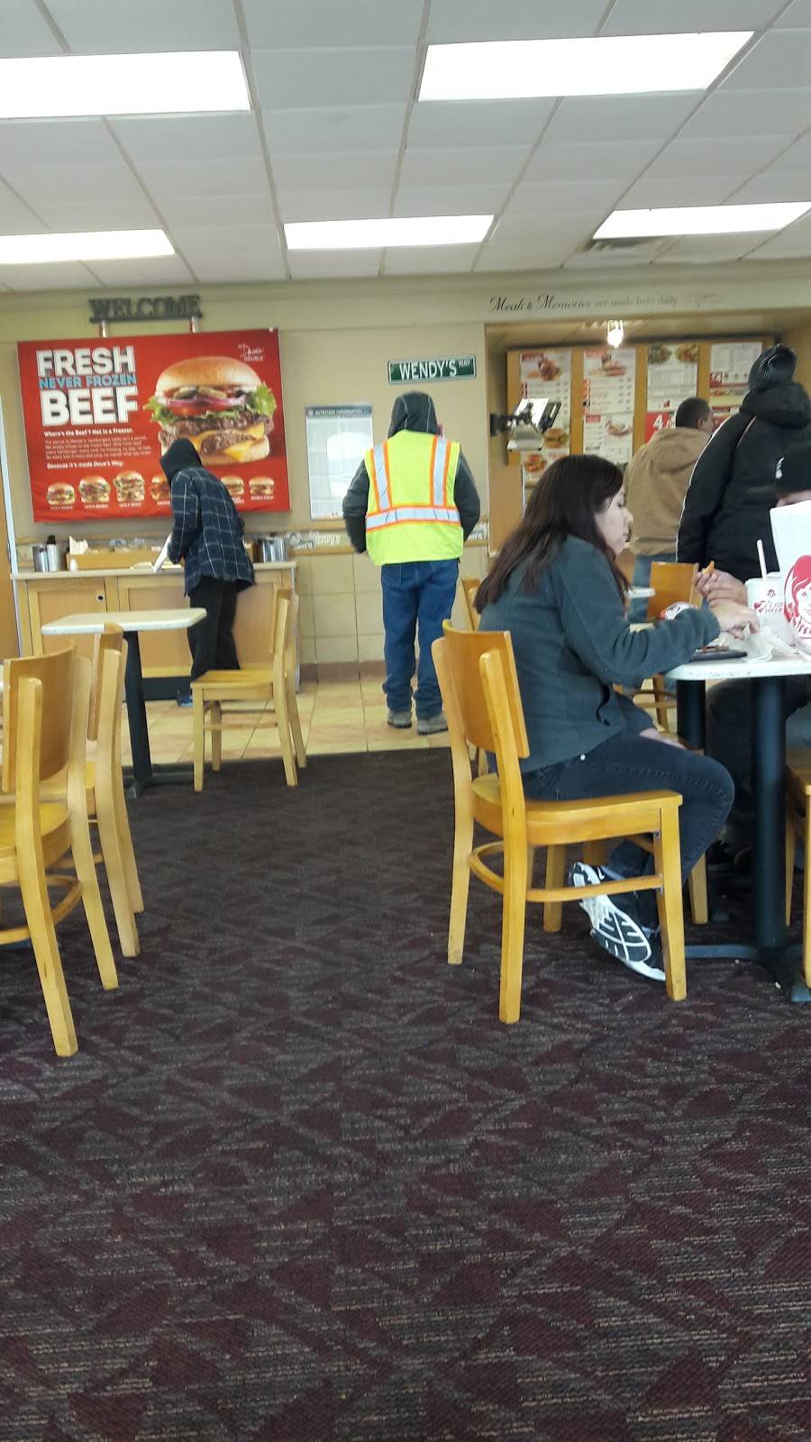 Wendys | restaurant | 9843 S Western Ave, Chicago, IL 60643, USA | 7732337006 OR +1 773-233-7006