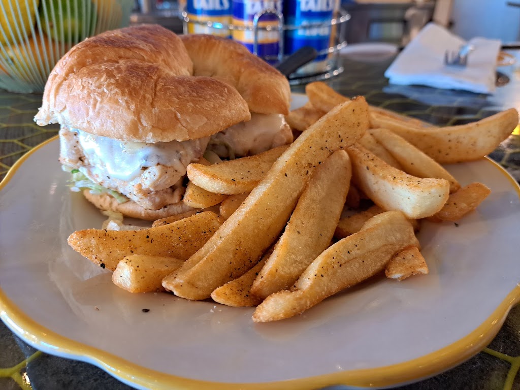 Hot Tails | restaurant | 17097 Airline Hwy Suite 211, Prairieville, LA 70769, USA | 2258772729 OR +1 225-877-2729