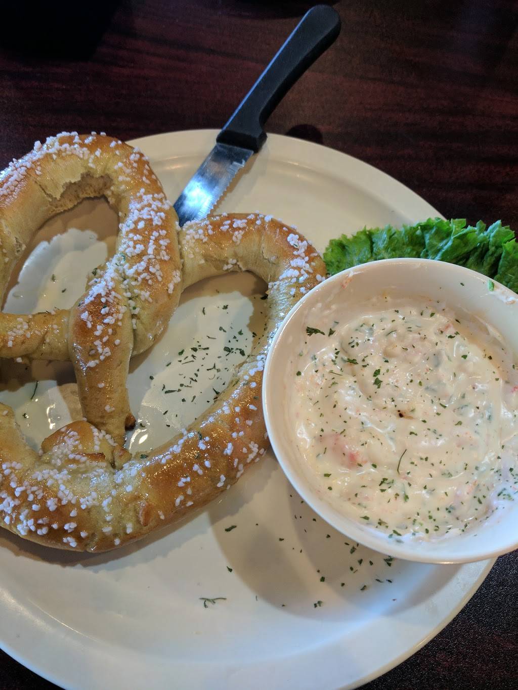 Street Meet The American Tavern | restaurant | Port Royal Plaza, D11, 95 Mathews Dr, Hilton Head Island, SC 29926, USA | 8438422570 OR +1 843-842-2570