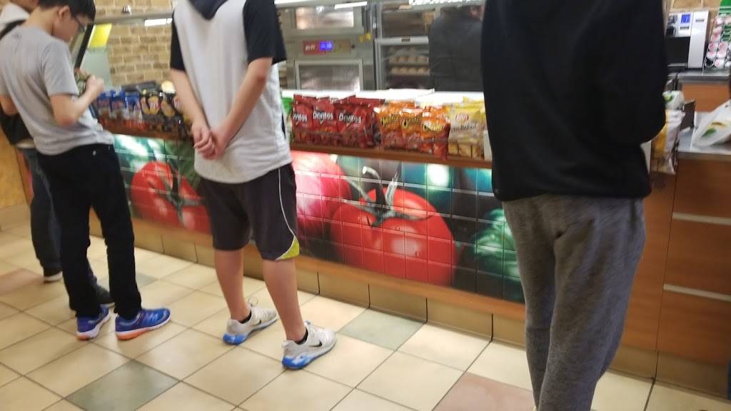 Subway | meal takeaway | 98 Front St N, Issaquah, WA 98027, USA | 4253922377 OR +1 425-392-2377