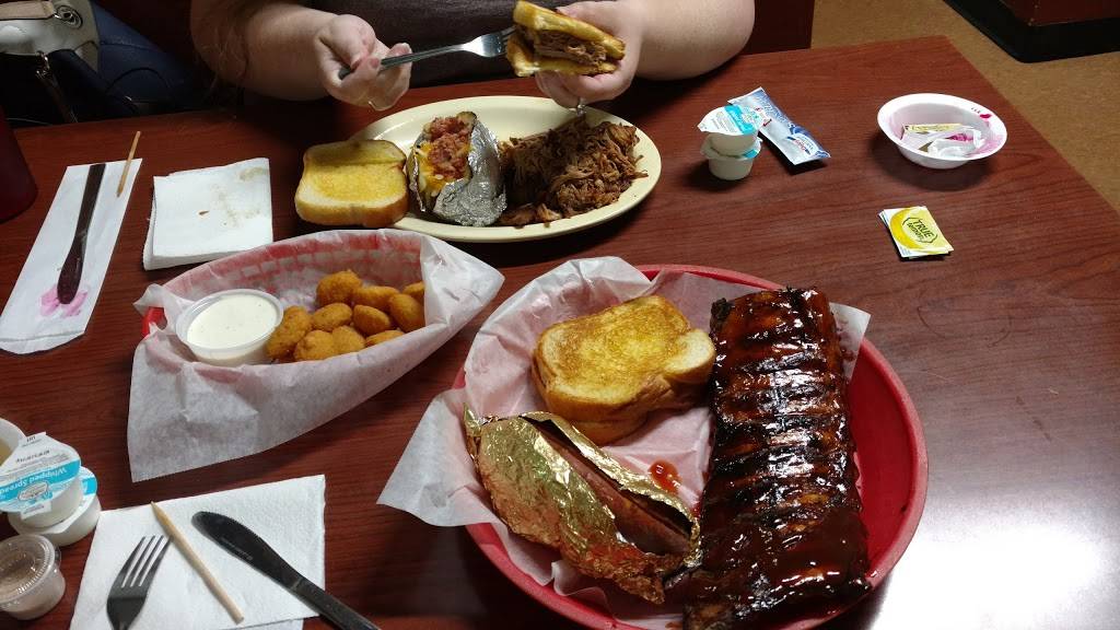 Smoken Pit Bar B Que | restaurant | 1641 N Tamiami Trail, North Fort Myers, FL 33903, USA | 2399977982 OR +1 239-997-7982