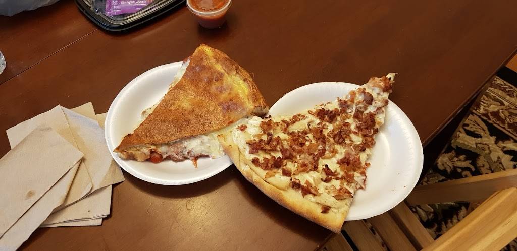 Totos Pizzeria | restaurant | 6555 Greene St, Philadelphia, PA 19119, USA | 2158484550 OR +1 215-848-4550