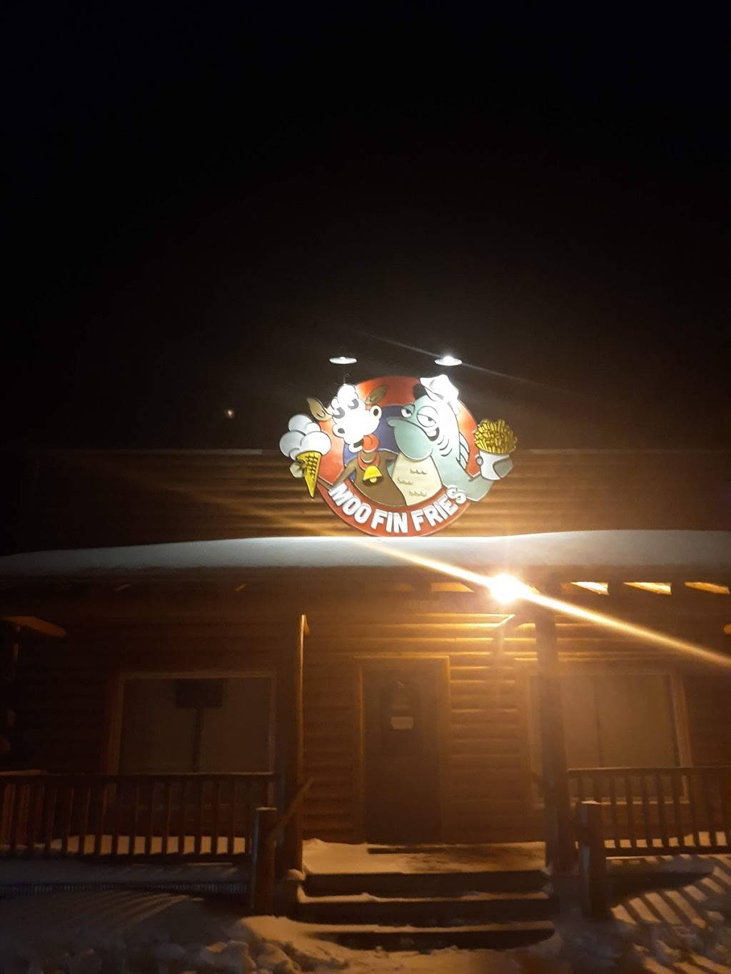 Country Girl Diner | restaurant | W11617 US-2, Naubinway, MI 49762, USA | 9064776359 OR +1 906-477-6359