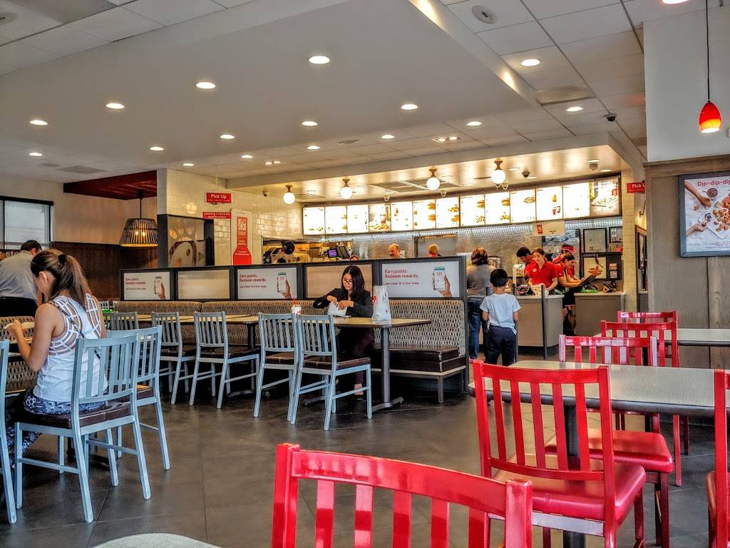 Chick-fil-A | restaurant | 3970 S Carrier Pkwy, Grand Prairie, TX 75052, USA | 9722643100 OR +1 972-264-3100