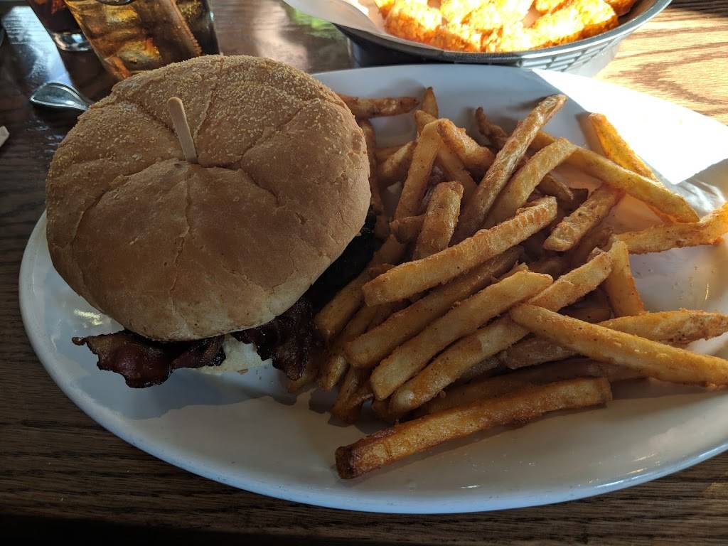 R G Burgers | restaurant | 201 Crossroads Blvd, Carmel-By-The-Sea, CA 93923, USA | 8316268054 OR +1 831-626-8054