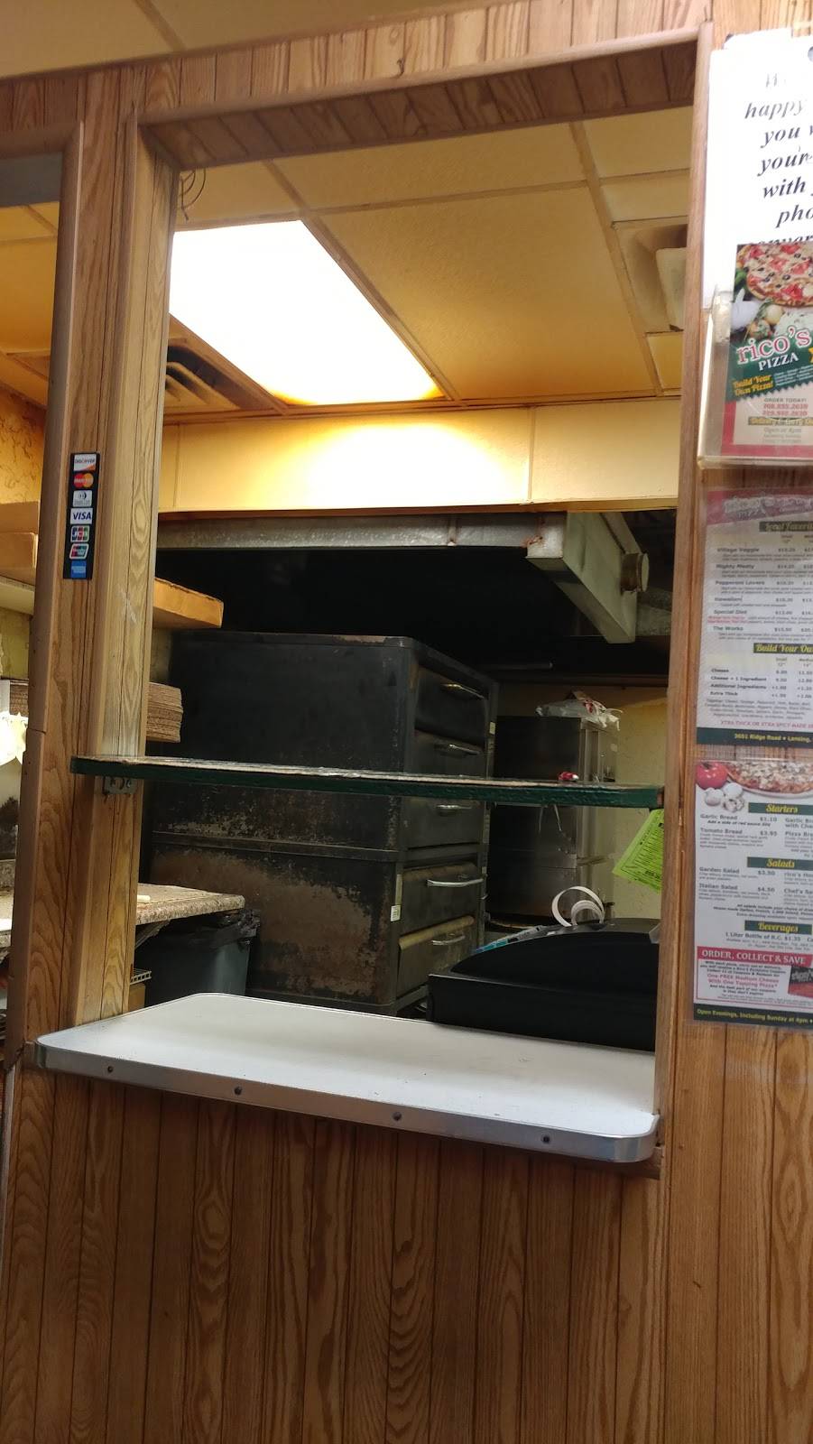 ricos Pizza | restaurant | 3651 Ridge Rd, Lansing, IL 60438, USA | 2199722630 OR +1 219-972-2630