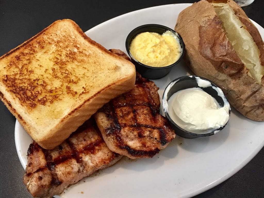 Johnny Bulls SteakHouse | restaurant | 32 Golden Leaf Dr, Louisburg, NC 27549, USA | 9194963800 OR +1 919-496-3800