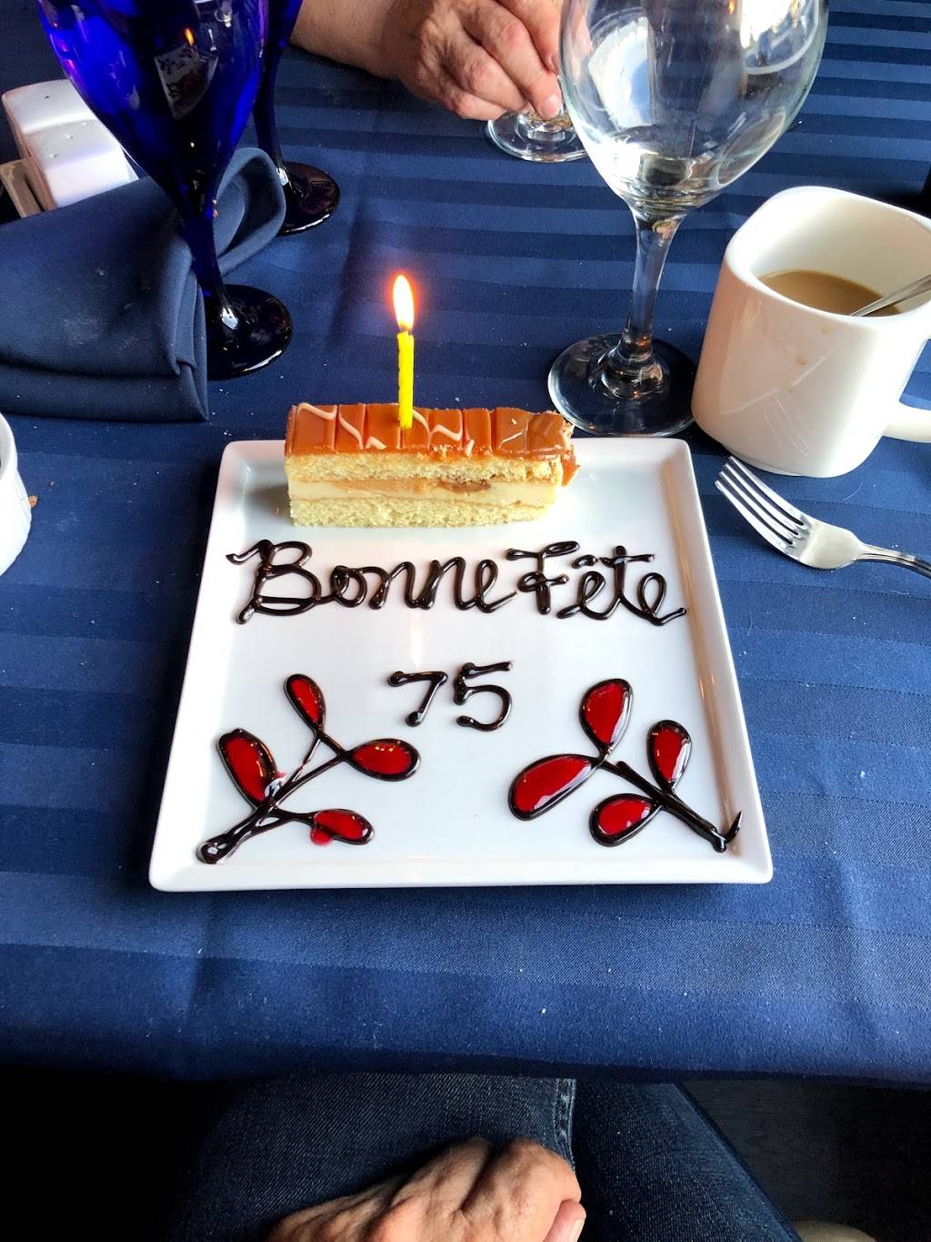 Resto LEntre-Gens Pétillant | restaurant | 1402 Rue Aubuchon, Trois-Rivières, QC G8Y 5L3, Canada | 8196927000 OR +1 819-692-7000