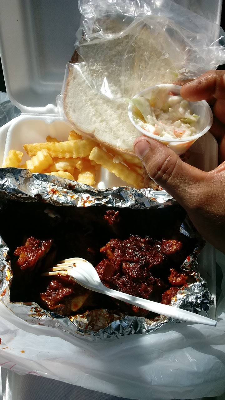 Hillerys Bar BQ | restaurant | 2021 N Lewis Ave, Waukegan, IL 60087, USA | 8473360033 OR +1 847-336-0033