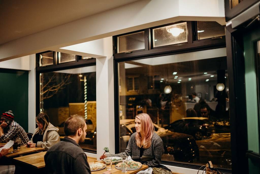 Wooden Paddle | restaurant | 212 Stephen St, Lemont, IL 60439, USA | 6303268150 OR +1 630-326-8150