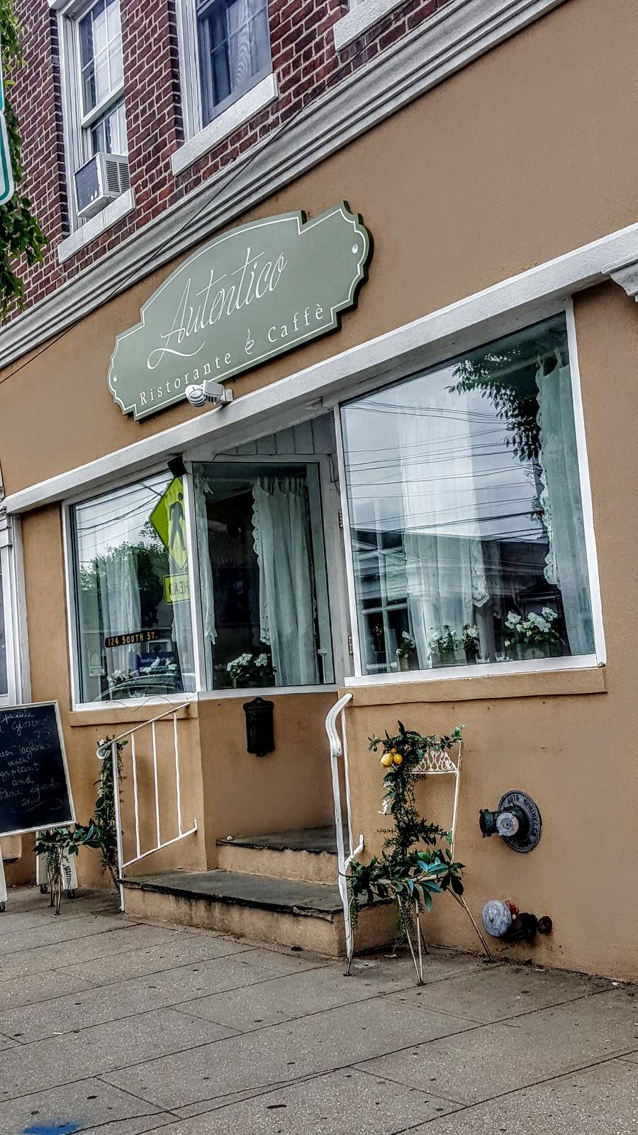 Autentico | restaurant | 124 South St, Oyster Bay, NY 11771, USA | 5169222212 OR +1 516-922-2212