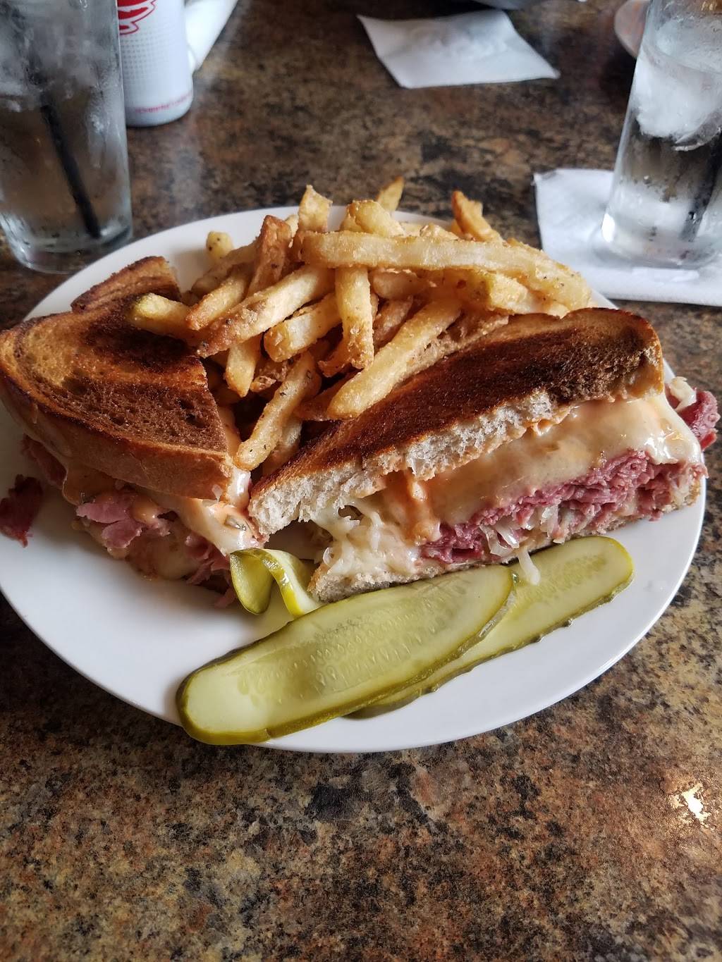 OverTyme Grill & Tap Room | restaurant | 4724 Dixie Hwy, Waterford Twp, MI 48329, USA | 2486744507 OR +1 248-674-4507