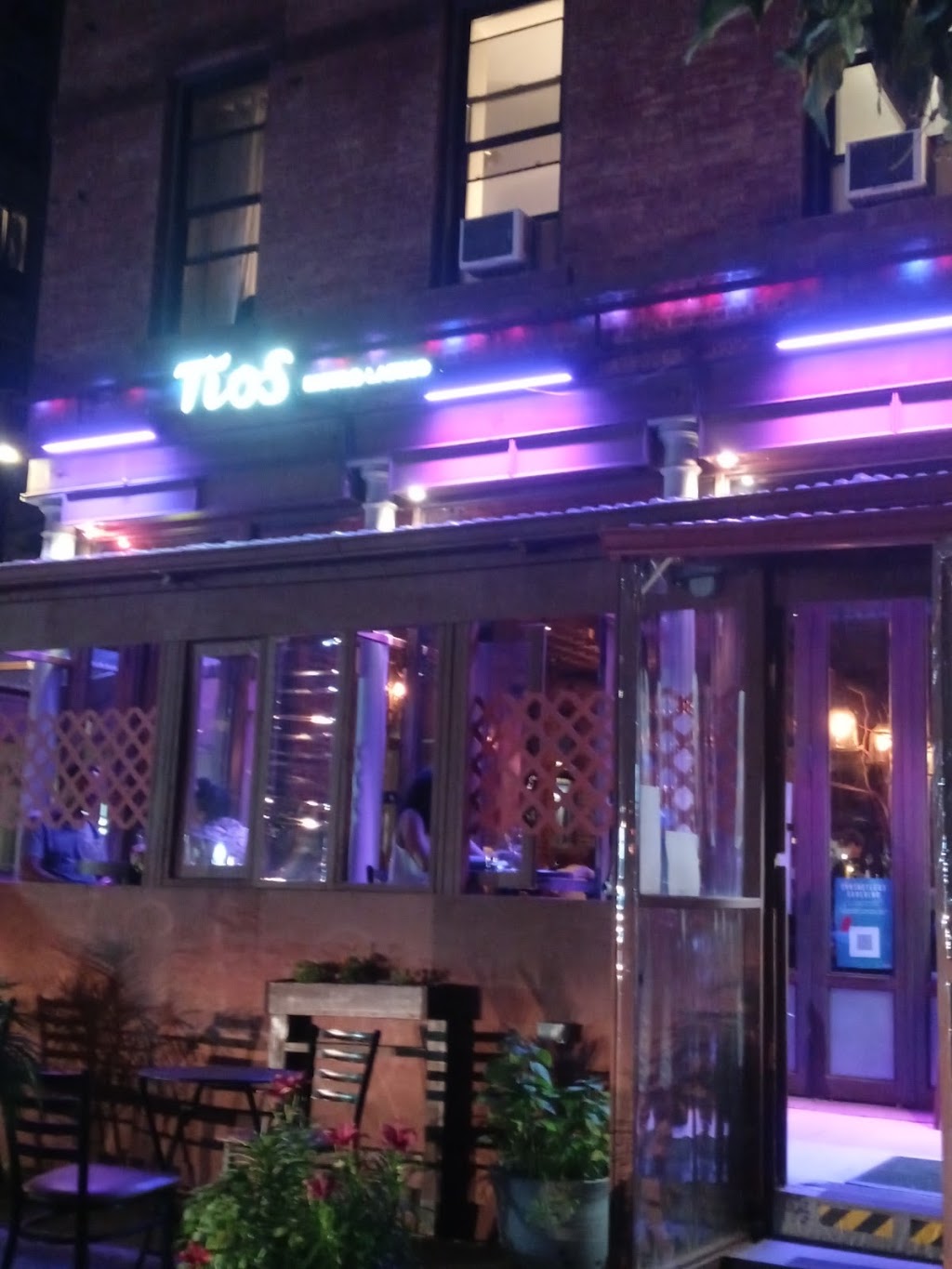 Tios Bistro | restaurant | 421 Malcolm X Blvd, New York, NY 10027, USA | 2129399305 OR +1 212-939-9305