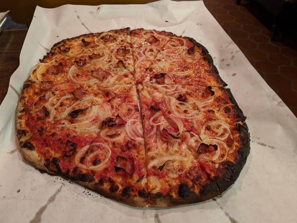 Sallys Apizza | restaurant | 237 Wooster St, New Haven, CT 06511, USA | 2036245271 OR +1 203-624-5271