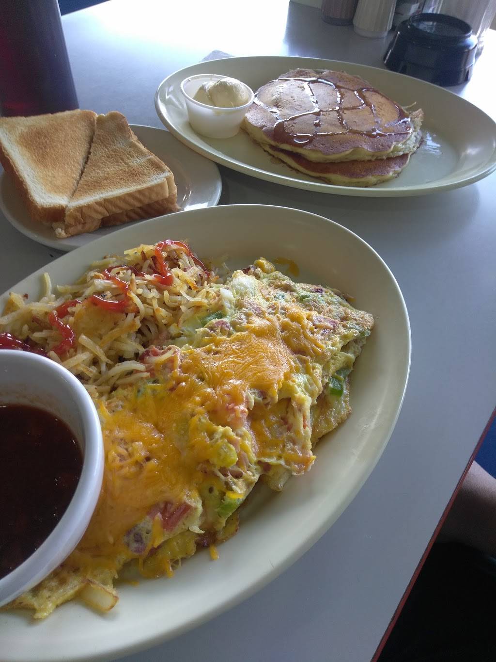 Dels Diner | restaurant | 14650 Woodforest Blvd, Houston, TX 77015, USA | 7134531520 OR +1 713-453-1520