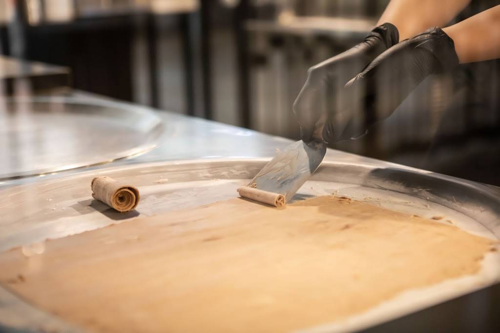 La Bûche Glacée | restaurant | 5401 Boulevard des Galeries, Québec, QC G2K 1N4, Canada | 4186233037 OR +1 418-623-3037