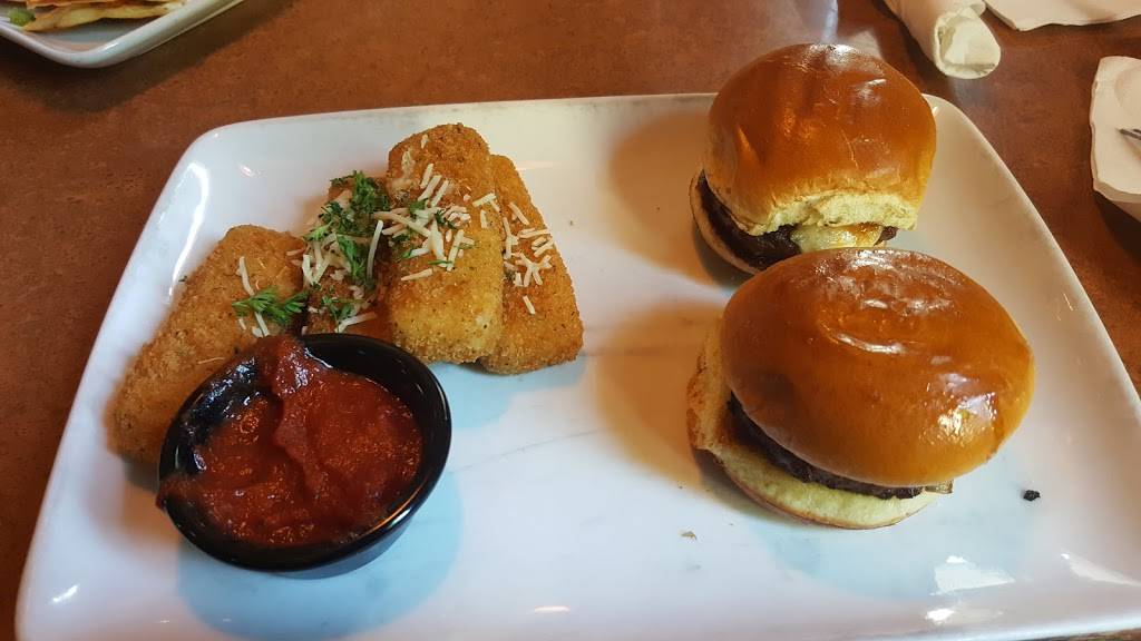 TGI Fridays | restaurant | 23 Crystal Run Crossing, Middletown, NY 10941, USA | 8456929070 OR +1 845-692-9070