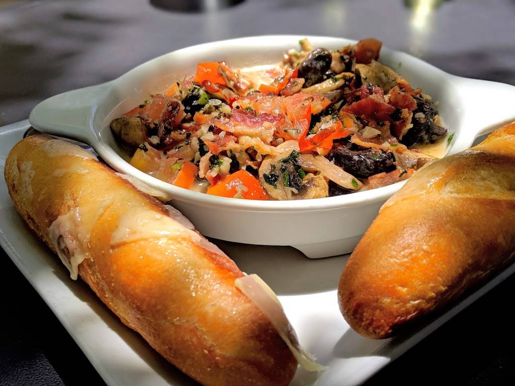 Luna Rossa | restaurant | 10 Via Bel Canto, Henderson, NV 89011, USA | 7025689921 OR +1 702-568-9921