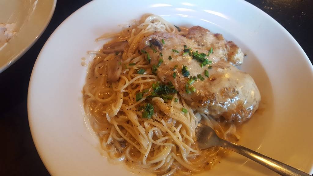 DeLuccas Italian Grill | restaurant | 1720 Sunset Blvd, West Columbia, SC 29169, USA | 8039265255 OR +1 803-926-5255