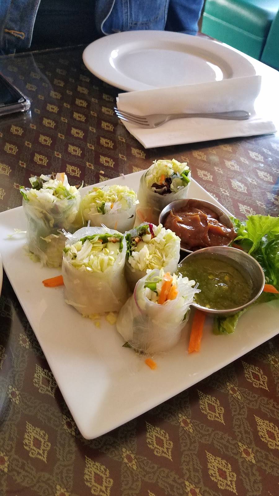 At Bangkok Restaurant | restaurant | 2770 Fletcher Dr, Los Angeles, CA 90039, USA | 3235226880 OR +1 323-522-6880