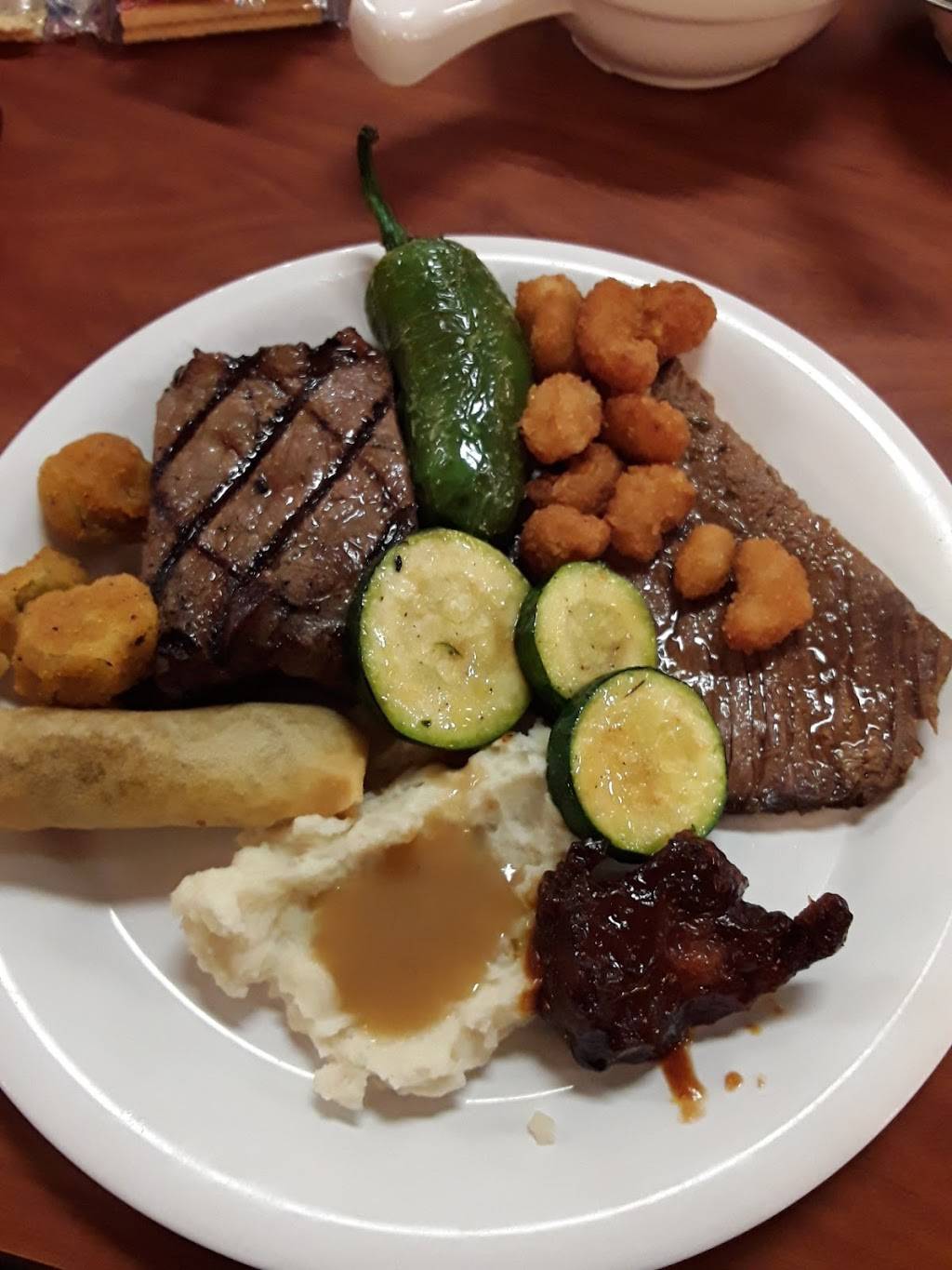 Golden Corral Buffet & Grill | meal takeaway | 2850 W Grant Line Rd, Tracy, CA 95304, USA | 2098341420 OR +1 209-834-1420