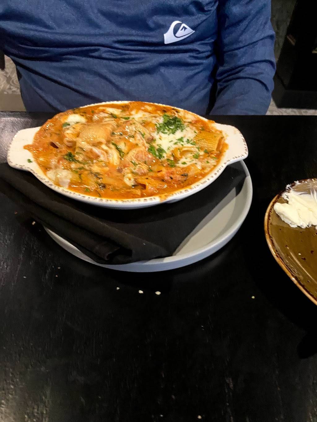 Giaola Italian Kitchen | restaurant | 2668 Gateway Rd Suite 180, Carlsbad, CA 92009, USA | 8584004555 OR +1 858-400-4555