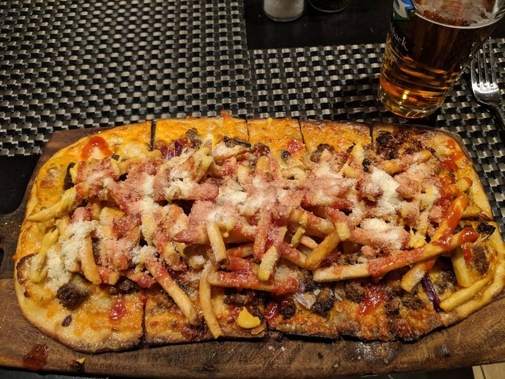 Slate Bar & Grill | restaurant | 109 High St, Boston, MA 02110, USA | 8572637372 OR +1 857-263-7372