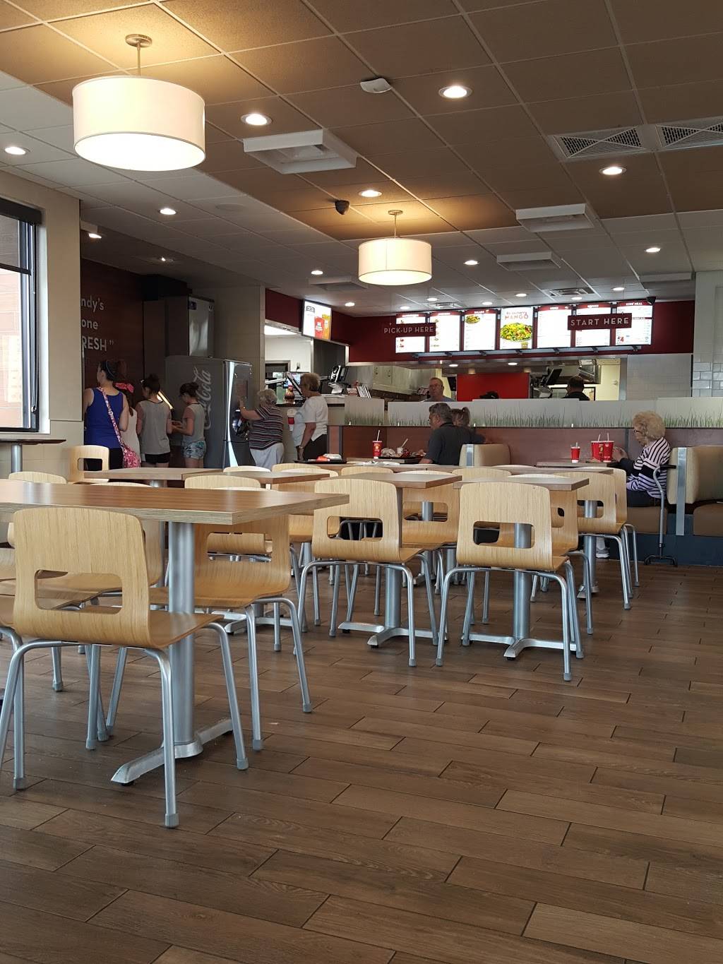 Wendys | restaurant | 460 Howe Ave, Cuyahoga Falls, OH 44221, USA | 3309291011 OR +1 330-929-1011