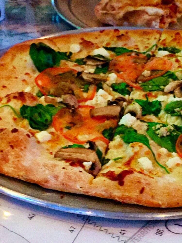 Reds NY Pizza & Bar | restaurant | 703 Main St, Harwich, MA 02645, USA | 5084327298 OR +1 508-432-7298