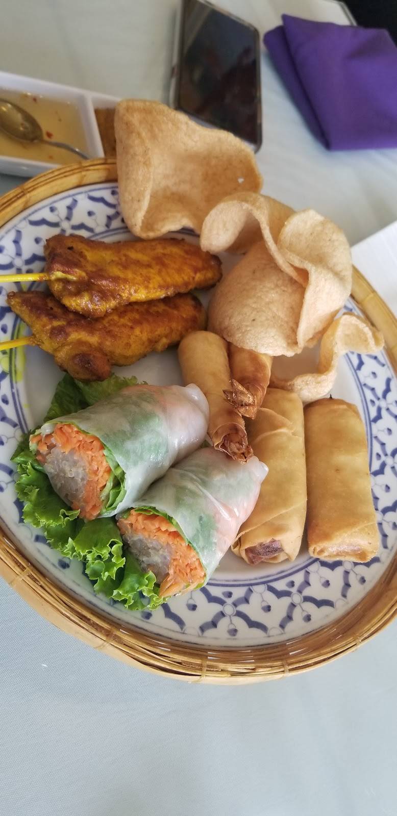 Bangkok Thai Cuisine | restaurant | 16775 Yonge St #8, Newmarket, ON L3Y 8J4, Canada | 9058957211 OR +1 905-895-7211