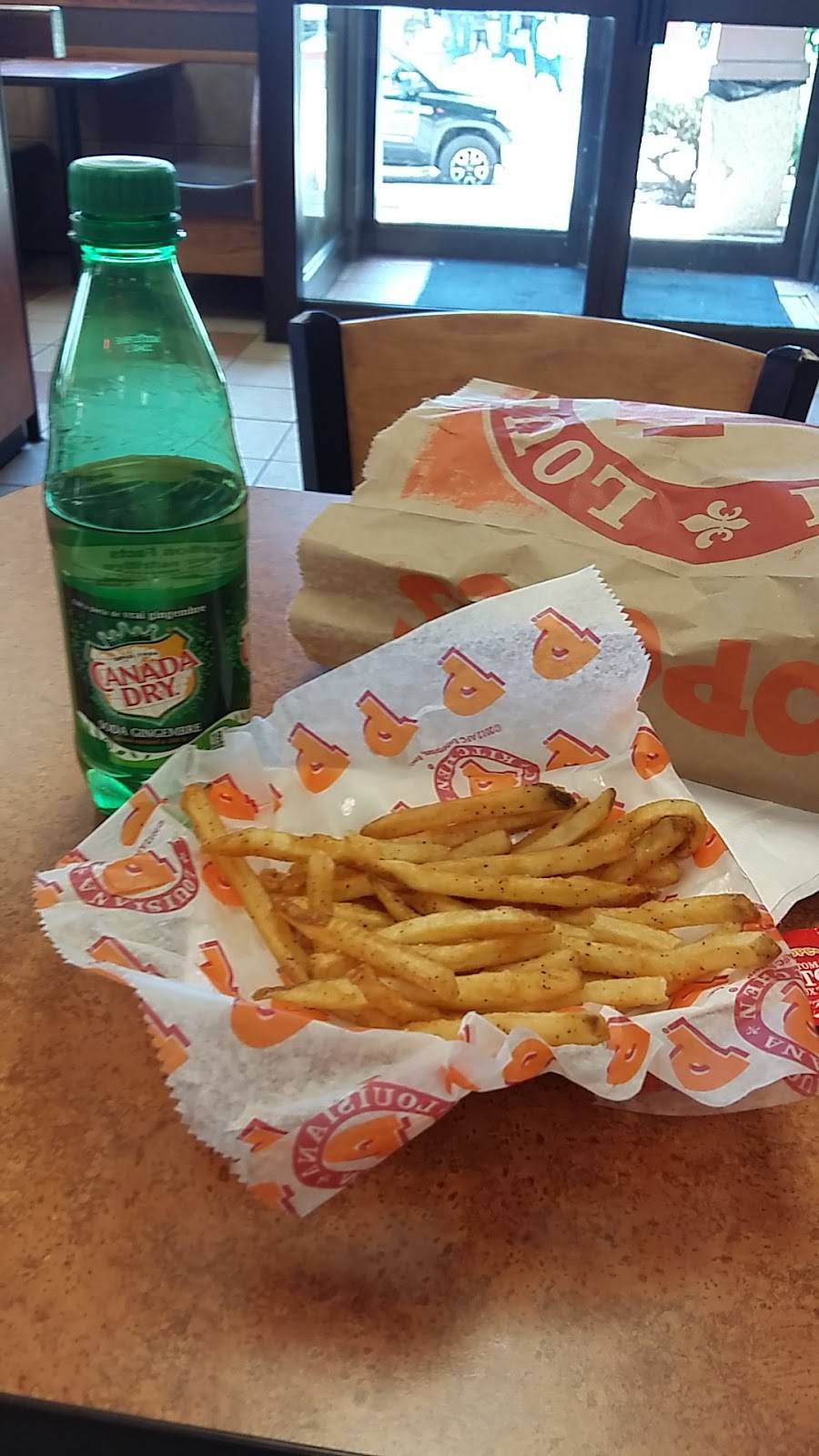 Popeyes | restaurant | 1975 Weston Rd, York, ON M9N 1W8, Canada | 4166148686 OR +1 416-614-8686