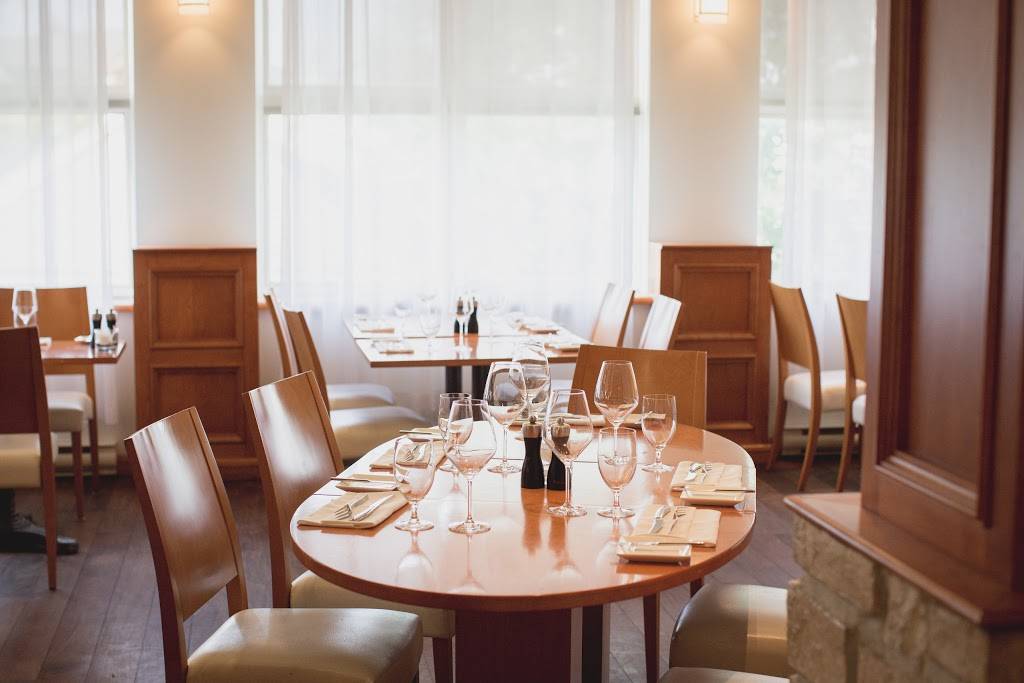 MC Lounge | restaurant | 3400-A Ch Ste-Foy, Québec, QC G1X 1S6, Canada | 4186504550 OR +1 418-650-4550