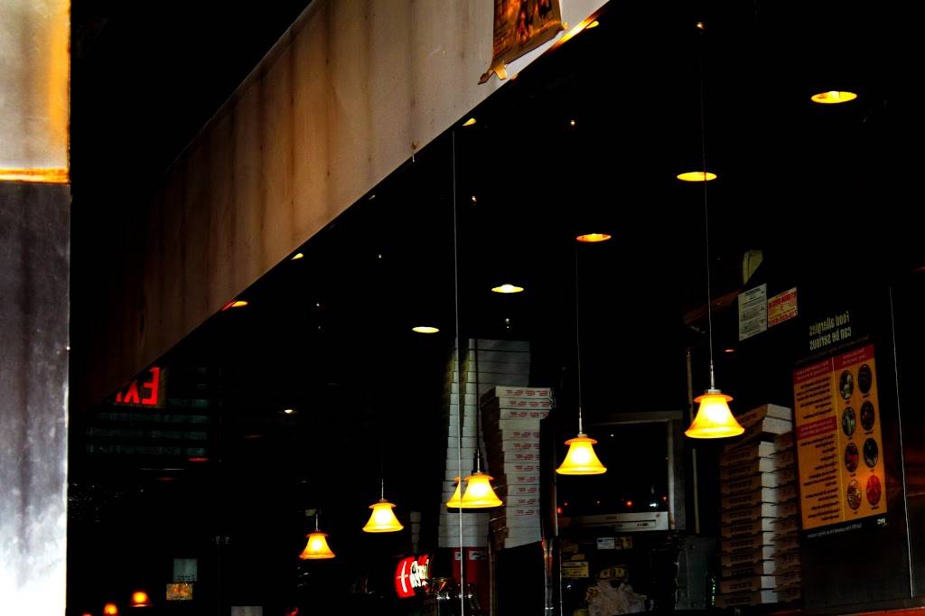 Mama Tinas Pizzeria | restaurant | 2649 Frederick Douglass Blvd, New York, NY 10030, USA | 2123682820 OR +1 212-368-2820