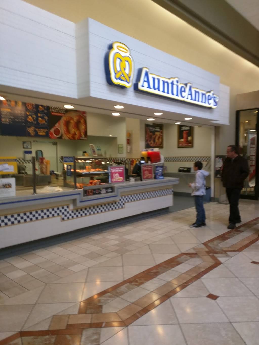 Auntie Annes | cafe | 32 Serramonte Shopping Center A, Daly City, CA 94015, USA | 6507578716 OR +1 650-757-8716