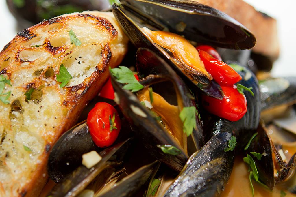 Costa Coastal Kitchen & Bar | restaurant | 4606 US-17 BUS, Murrells Inlet, SC 29576, USA | 8432991970 OR +1 843-299-1970