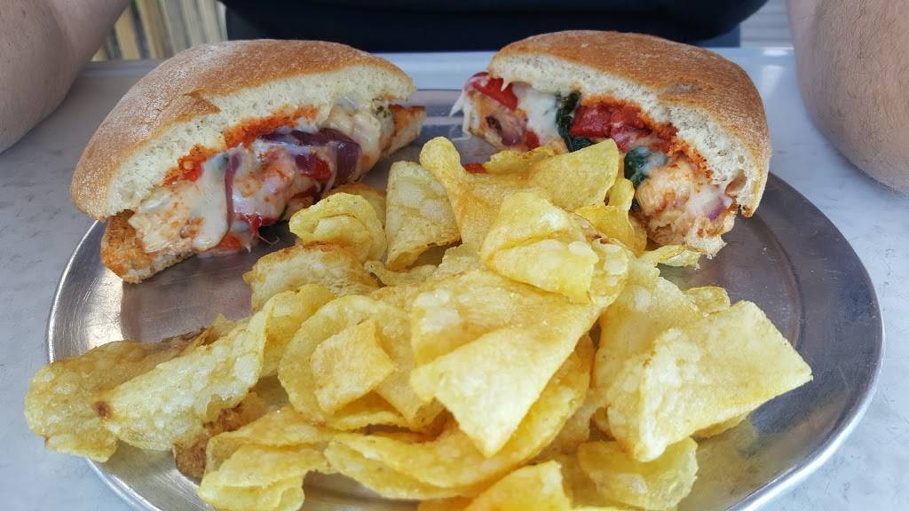 Neighbors Kitchen & Yard | restaurant | 601 Chestnut St, Bastrop, TX 78602, USA | 5129887036 OR +1 512-988-7036