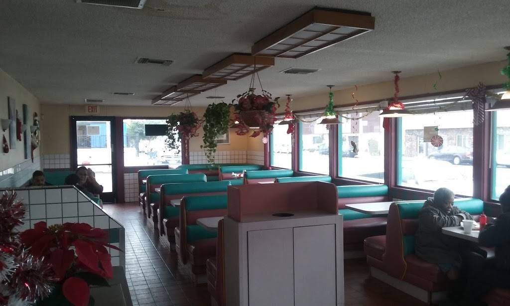 Louis Place Burgers | restaurant | 5990 Atlantic Ave, Long Beach, CA 90805, USA | 5624233511 OR +1 562-423-3511