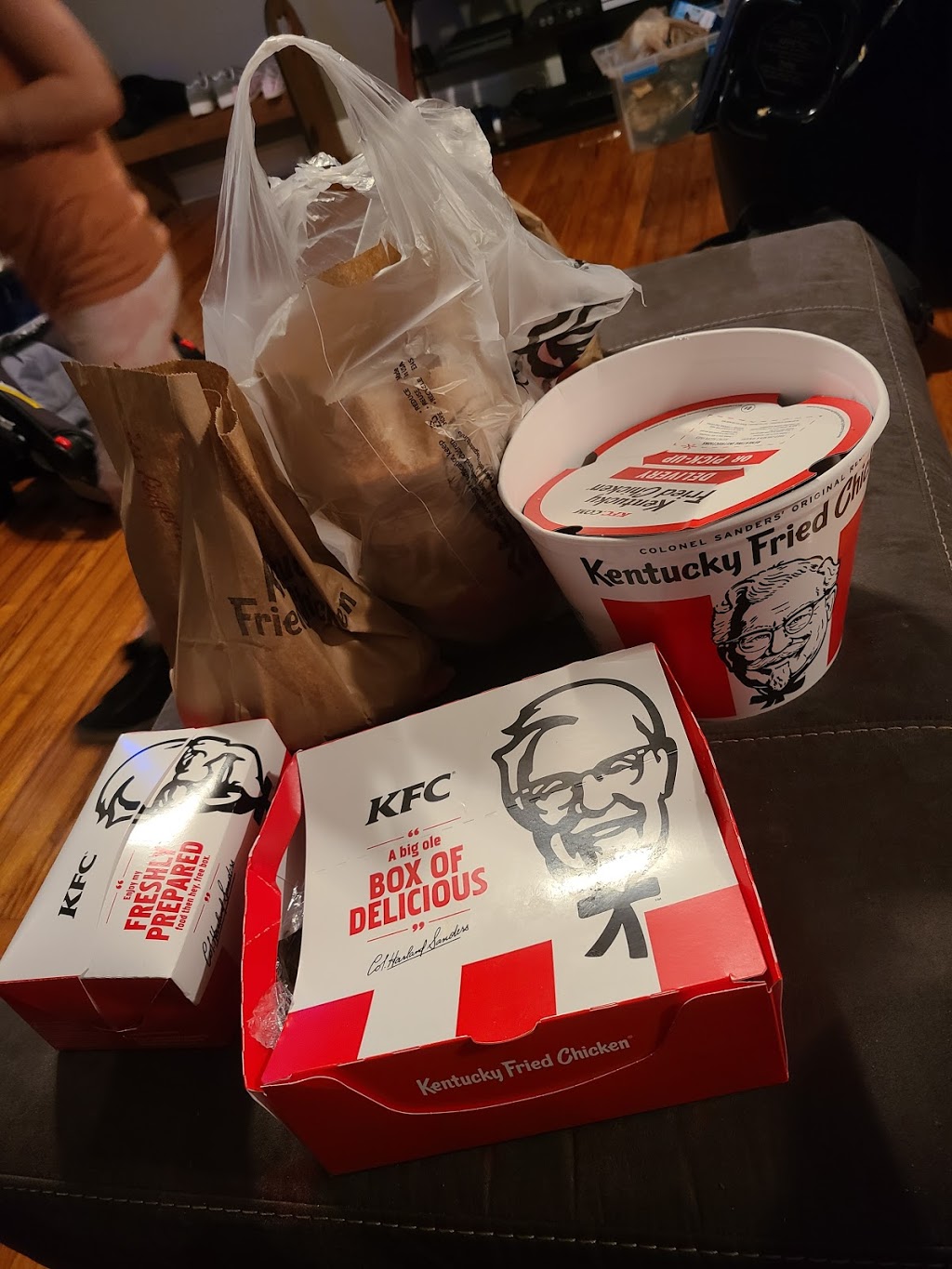 KFC | restaurant | 715 N 16th Ave, Laurel, MS 39440, USA | 6014251311 OR +1 601-425-1311