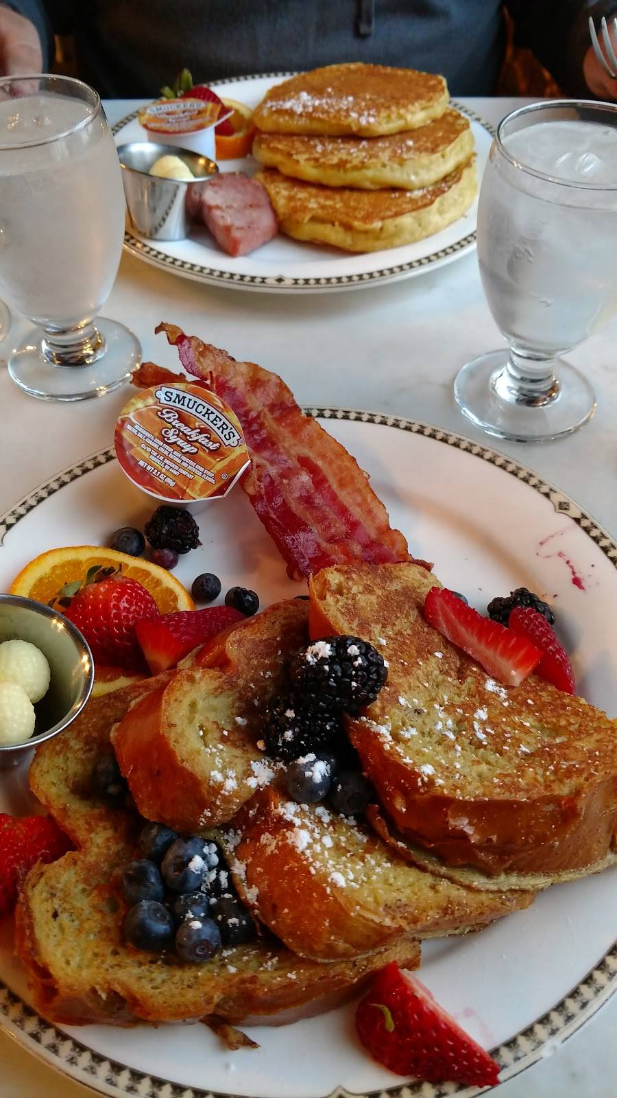 Treaty of Paris Restaurant | restaurant | 16 Church Cir, Annapolis, MD 21401, USA | 4102166340 OR +1 410-216-6340