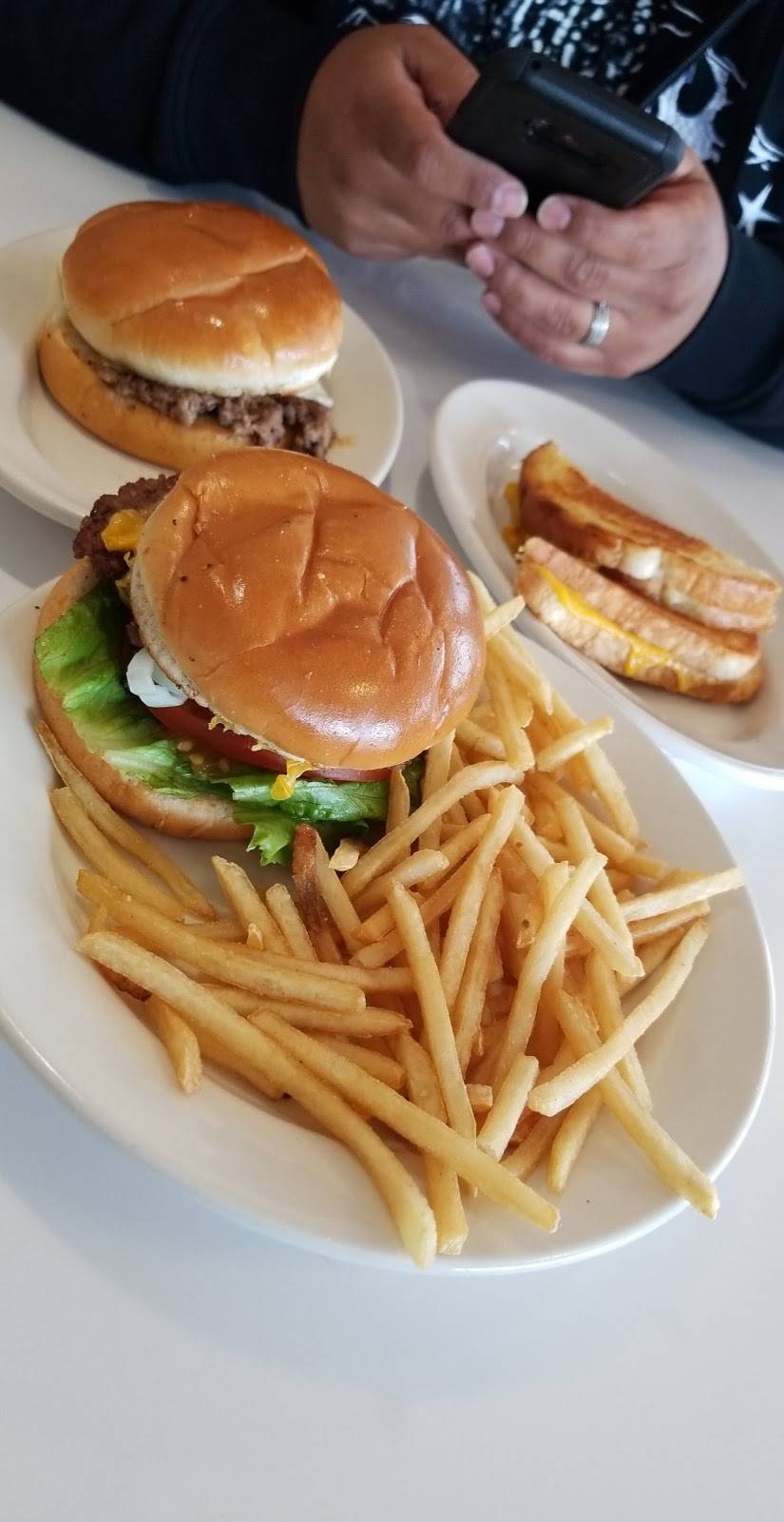 Steak n Shake | restaurant | 5635 W 38th St, Indianapolis, IN 46254, USA | 3172935077 OR +1 317-293-5077