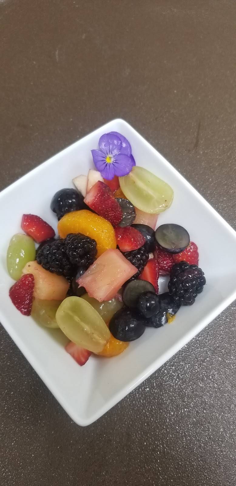 Beach Box Eatery | restaurant | 1400 E Fort Macon Rd, Atlantic Beach, NC 28512, USA | 2522229992 OR +1 252-222-9992