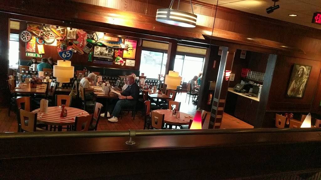 TGI Fridays | restaurant | 18400 Royalton Rd, Strongsville, OH 44136, USA | 4402381299 OR +1 440-238-1299