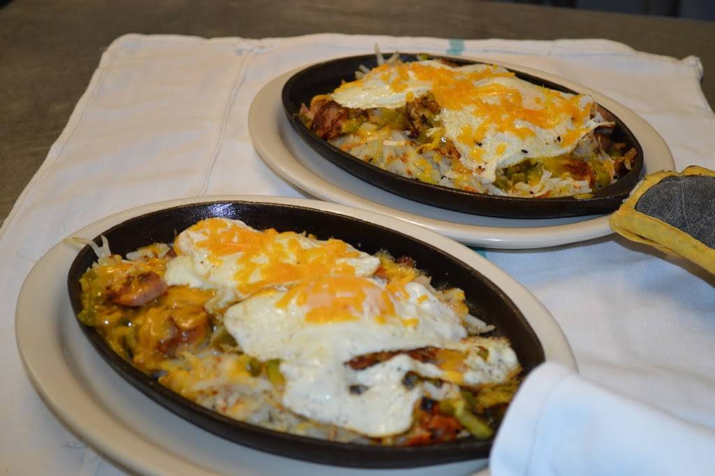 Charlottes Cozy Kitchen and Catering | restaurant | 142 Main St, Pepperell, MA 01463, USA | 9784332693 OR +1 978-433-2693