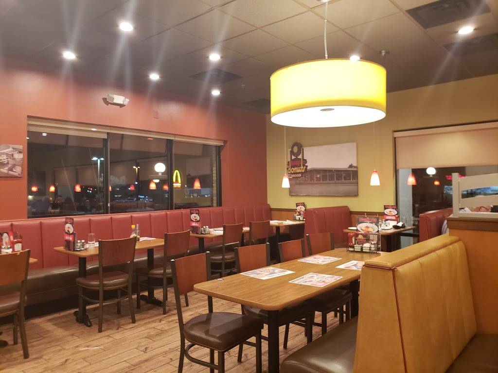 Dennys | restaurant | 4695 S 108th St, Greenfield, WI 53228, USA | 4142098144 OR +1 414-209-8144