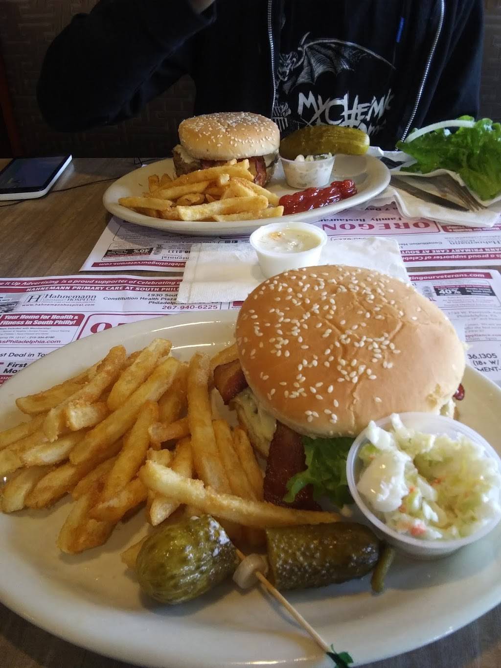 Oregon Diner | restaurant | 302 W Oregon Ave, Philadelphia, PA 19148, USA | 2154625566 OR +1 215-462-5566