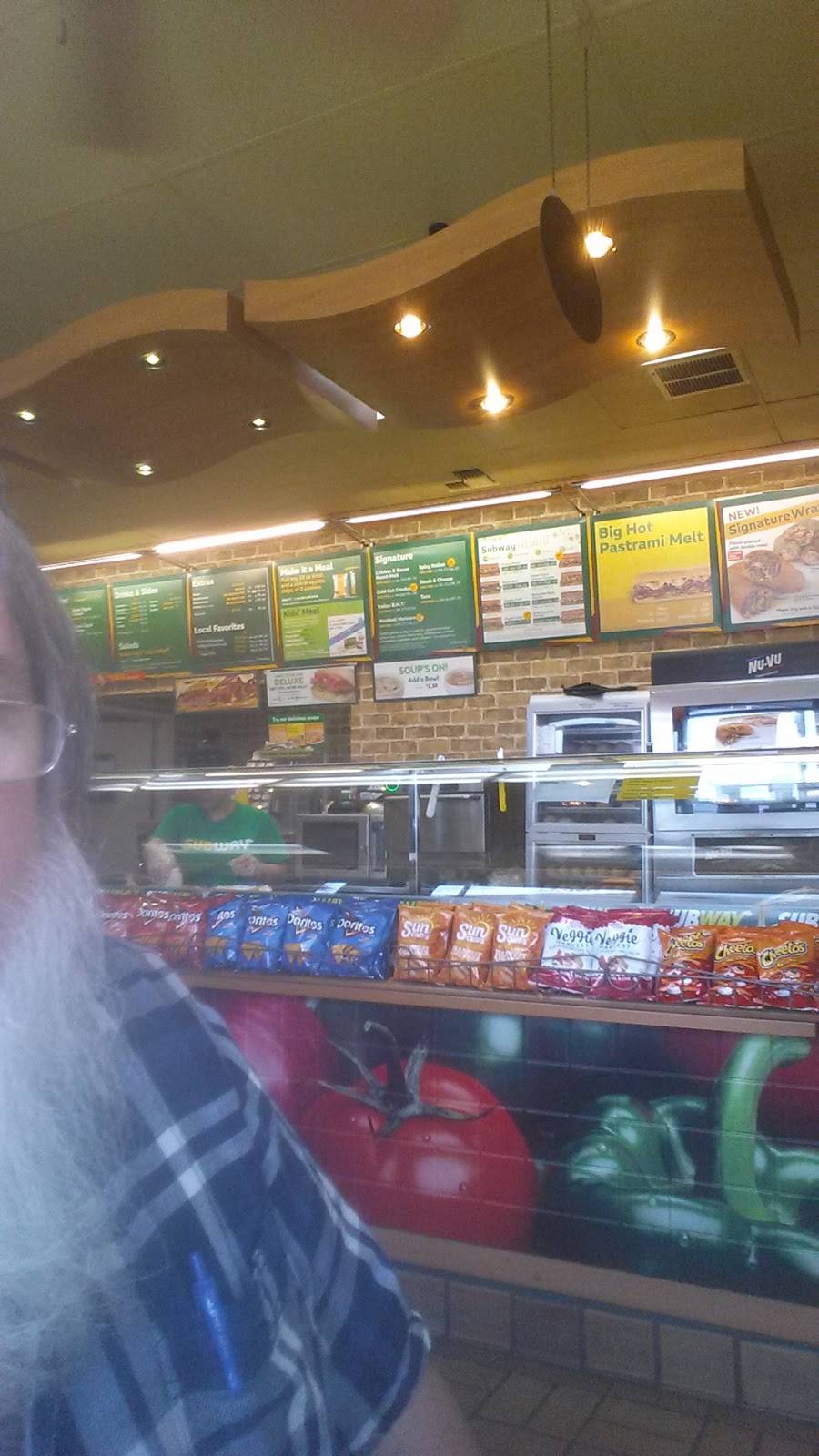 Subway | restaurant | 2619 S E St, Fresno, CA 93706, USA | 5592331996 OR +1 559-233-1996