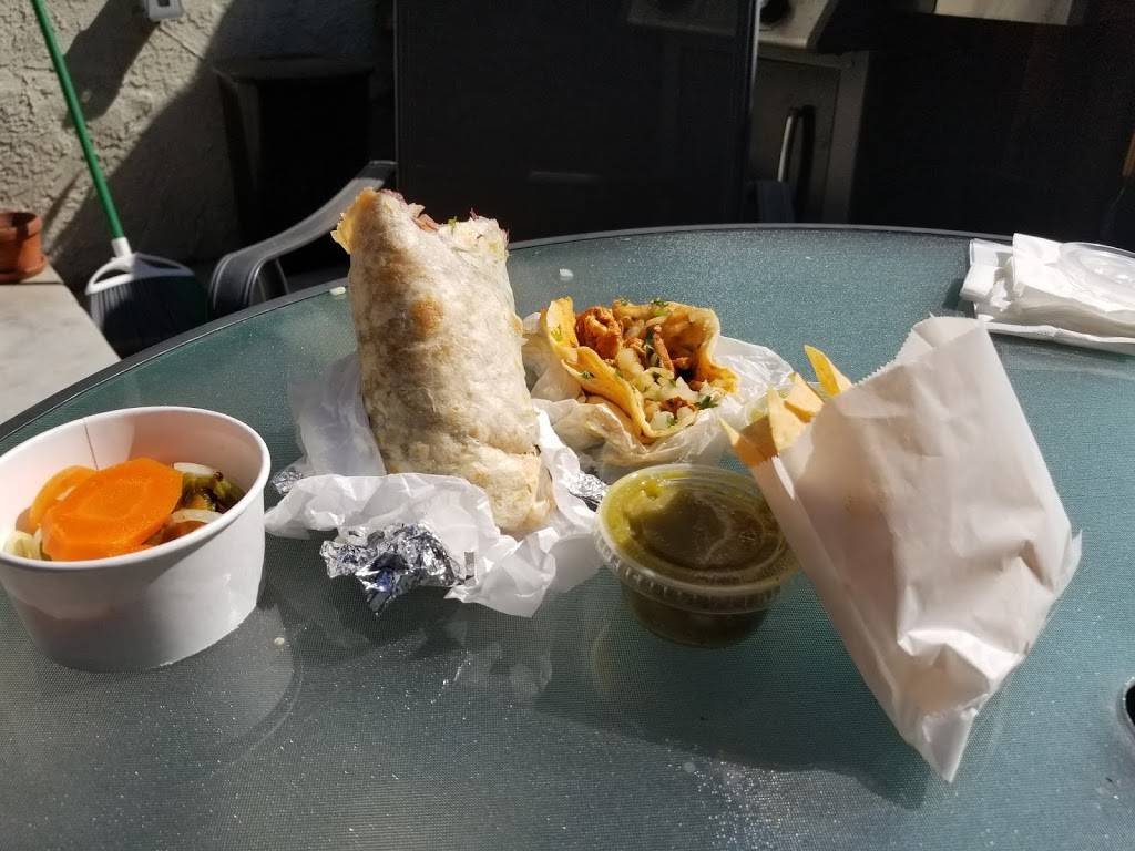 Holy Guacamole | restaurant | 2906 Main St, Santa Monica, CA 90405, USA | 3103144850 OR +1 310-314-4850