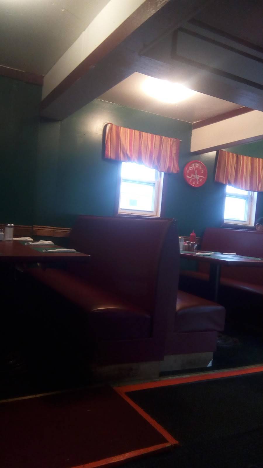 Donnas Cafe | restaurant | 5942 Rome-Taberg Rd, Rome, NY 13440, USA | 3153365682 OR +1 315-336-5682