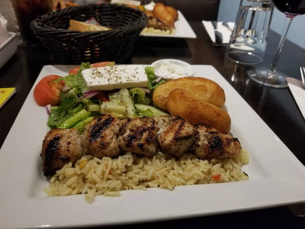 Lorenzo Bar And Grill | restaurant | 911 Richmond Rd, Ottawa, ON K2A 0G8, Canada | 6138205040 OR +1 613-820-5040