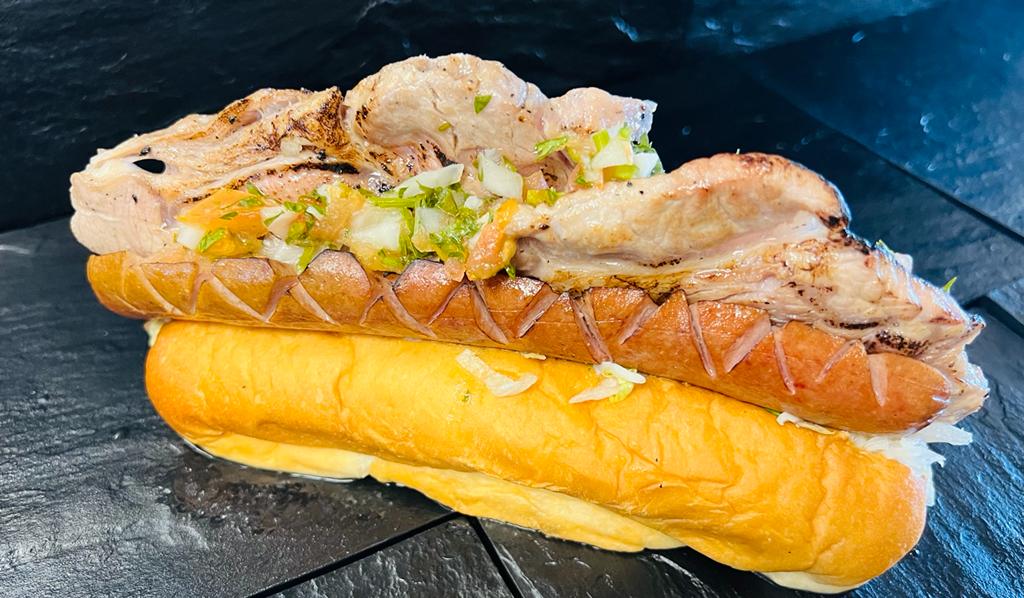 Luccianos Gourmet Dogs | restaurant | 318 Mid Rivers Mall Dr Suite E, St Peters, MO 63376, USA | 6363871090 OR +1 636-387-1090
